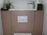 Wand WC mit integriertem WiCi Bati Becken - Frau R (Frankreich - 63) 3 auf 4 (nachher)